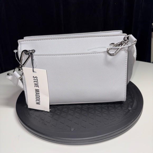 Steve Madden Light Gray Crossbody Bag with Pouch - Picture 3 of 7